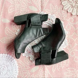 Aerosoles Comfortable black open bootie